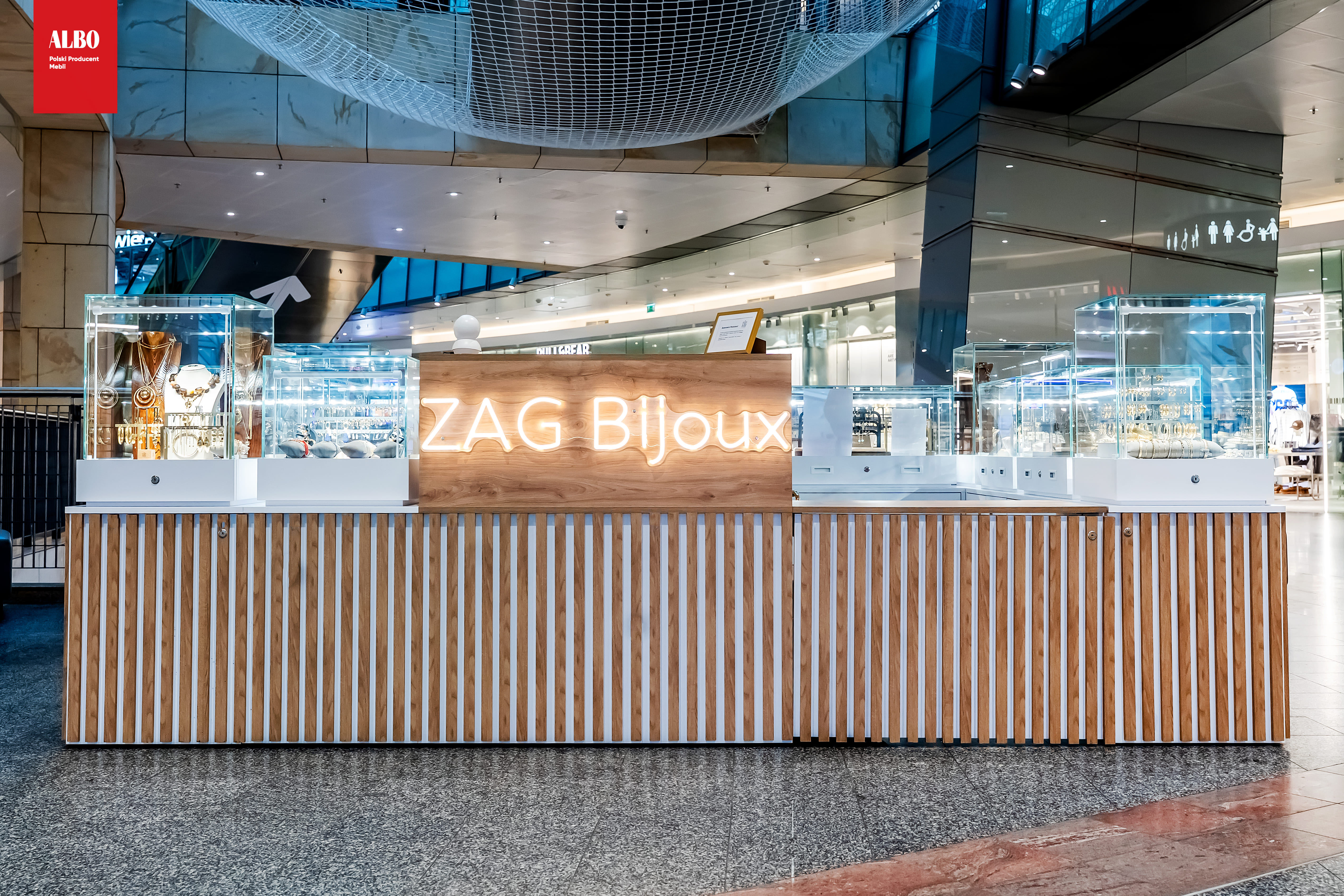 Meble Jubilerskie - Wyspa Handlowa - Zag Bijouux - Warszawa width=